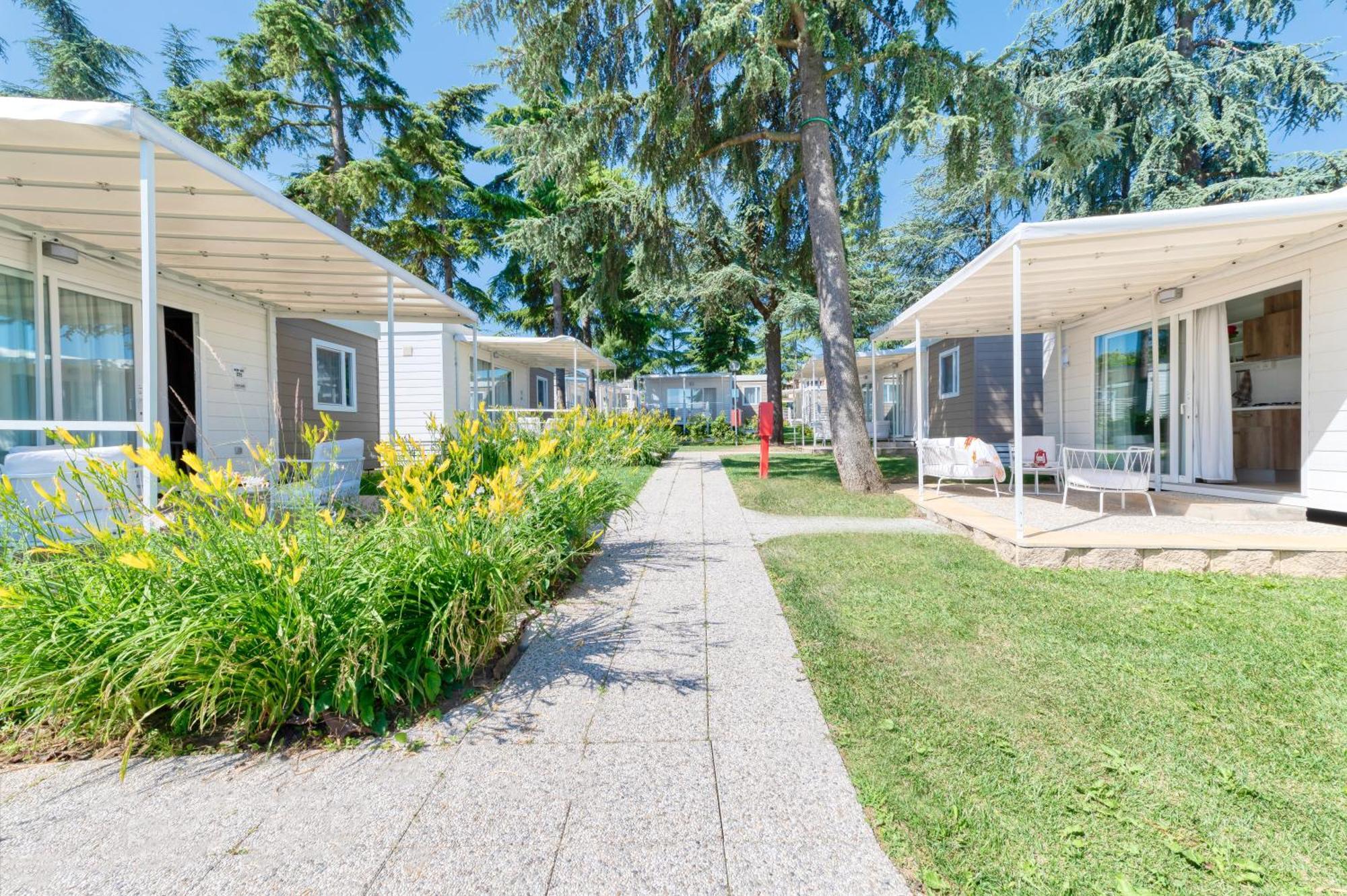 San Benedetto Camping Relais เปสเคียรา เดล การ์ดา ภายนอก รูปภาพ